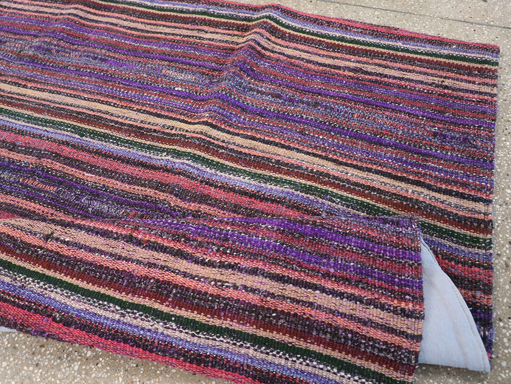 Vintage Persian Flatweave Kilim Accent Rug, No.25282 - Galerie Shabab