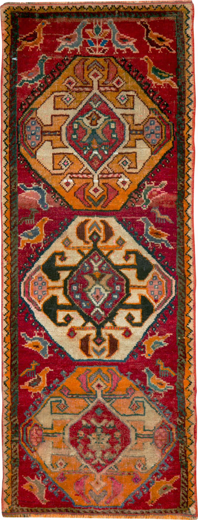 Vintage Persian Shiraz Rug, No.25294 - Galerie Shabab