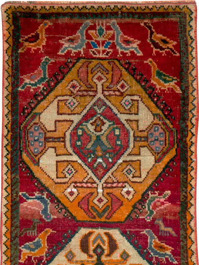 Vintage Persian Shiraz Rug, No.25294 - Galerie Shabab