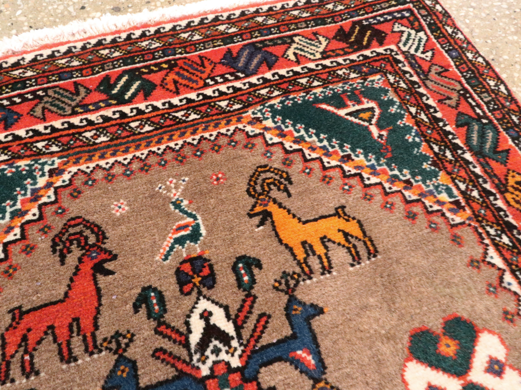 Vintage Persian Shiraz Pictorial Rug, No.25297 - Galerie Shabab