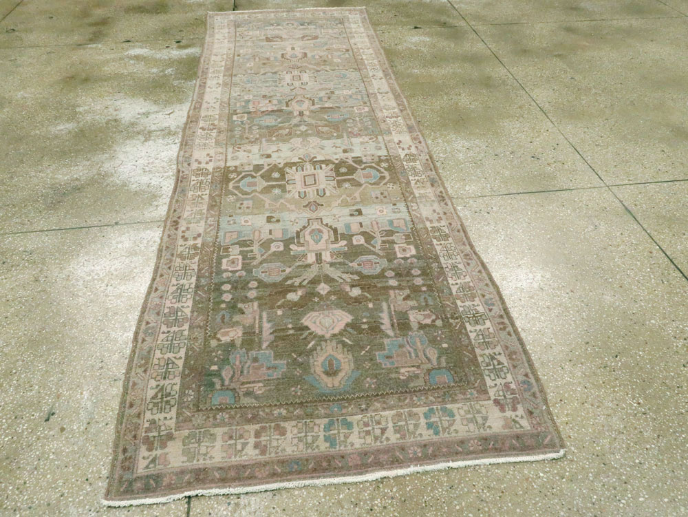 Vintage Persian Malayer Runner, No.25306 - Galerie Shabab