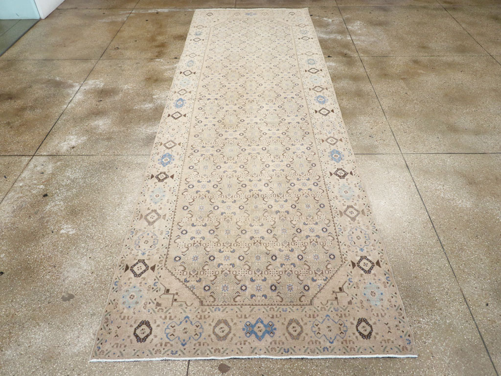 Vintage Persian Malayer Wide Gallery Runner, No.25308 - Galerie Shabab