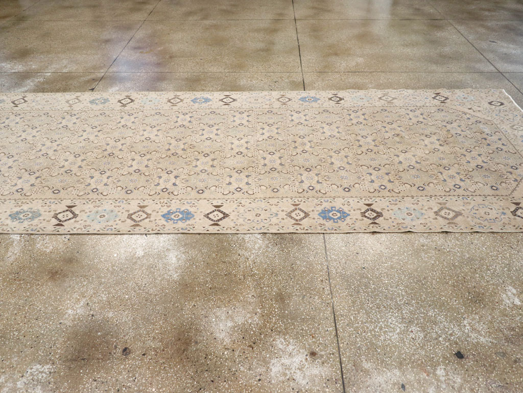 Vintage Persian Malayer Wide Gallery Runner, No.25308 - Galerie Shabab