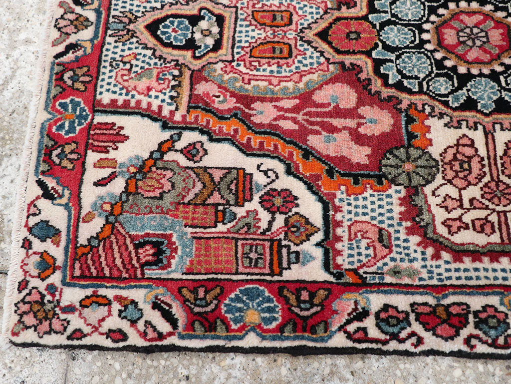 Vintage Persian Sarouk Rug, No.25325 - Galerie Shabab