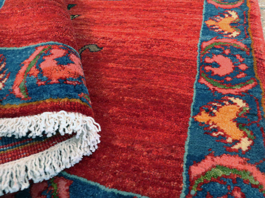 Vintage Persian Qashqai Pictorial Rug, No.25326 - Galerie Shabab