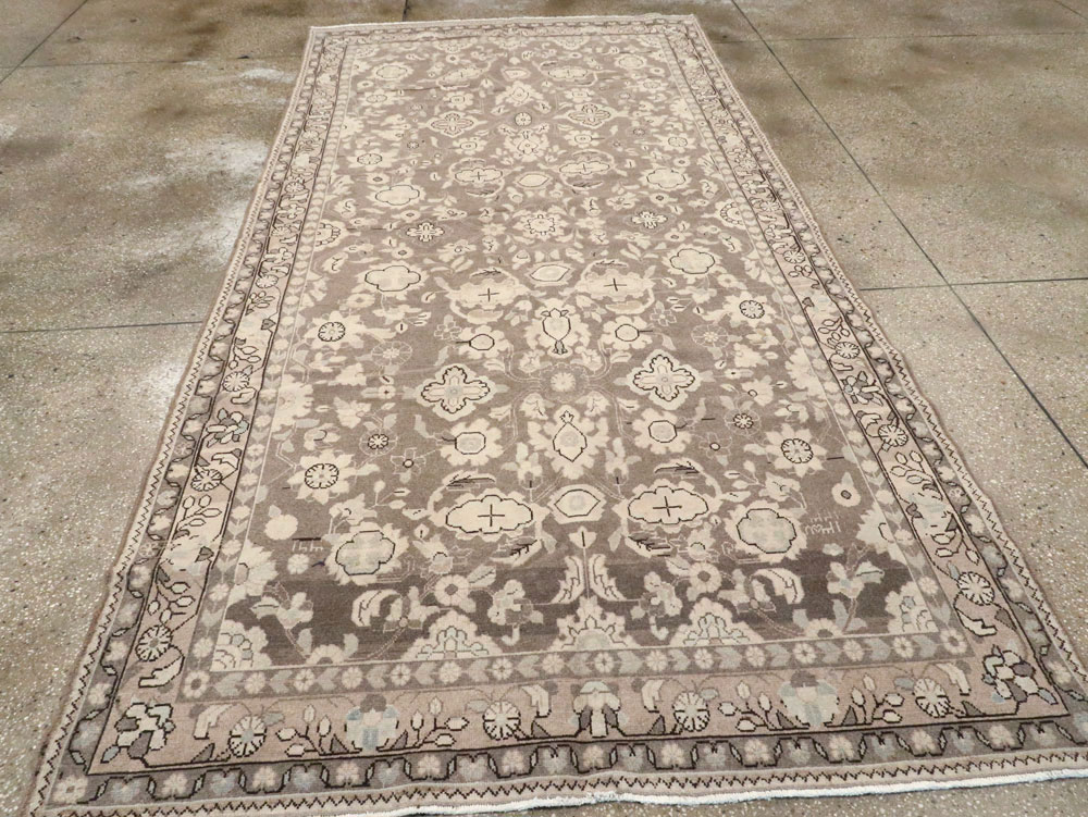 Vintage Persian Malayer Gallery Rug, No.25332 - Galerie Shabab