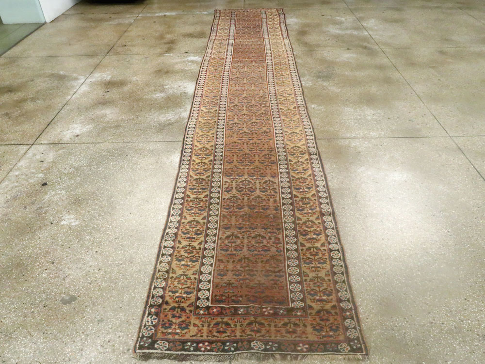 Antique Persian Kurdish Runner, No.25361 - Galerie Shabab
