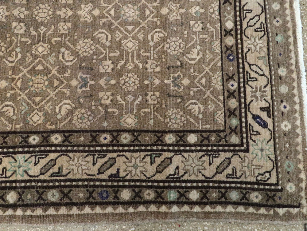 Vintage Persian Malayer Gallery Carpet, No.25374 - Galerie Shabab