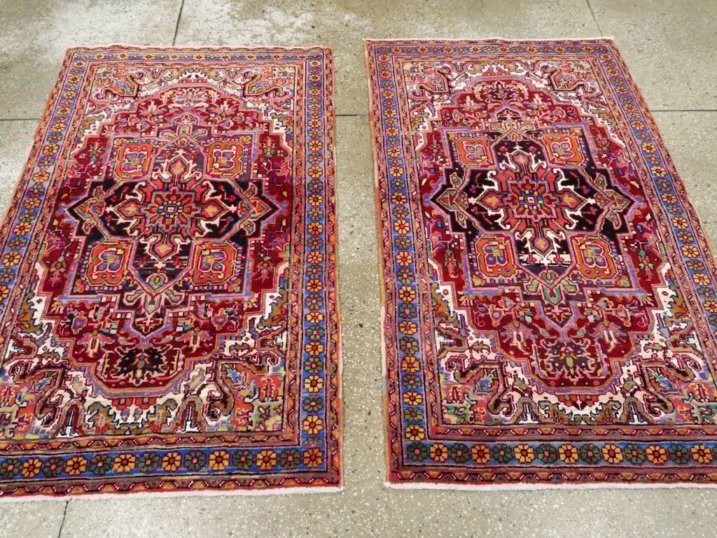Vintage Persian Heriz Throw Rug (Pair: 2 of 2), No.25377 - Galerie Shabab