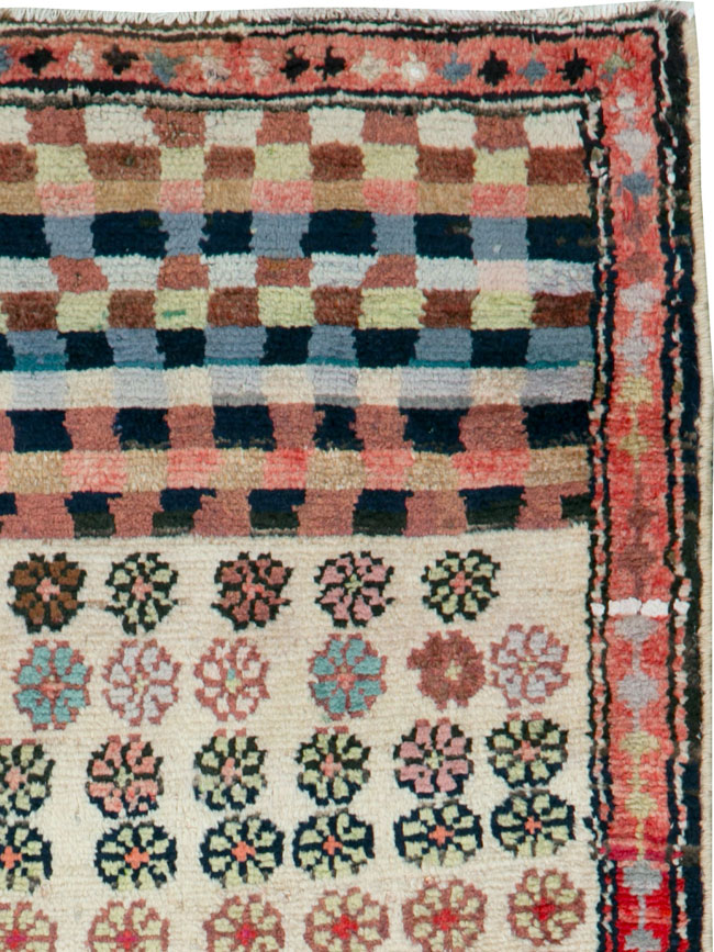 Vintage Persian Mahal Rug, No.25378 - Galerie Shabab