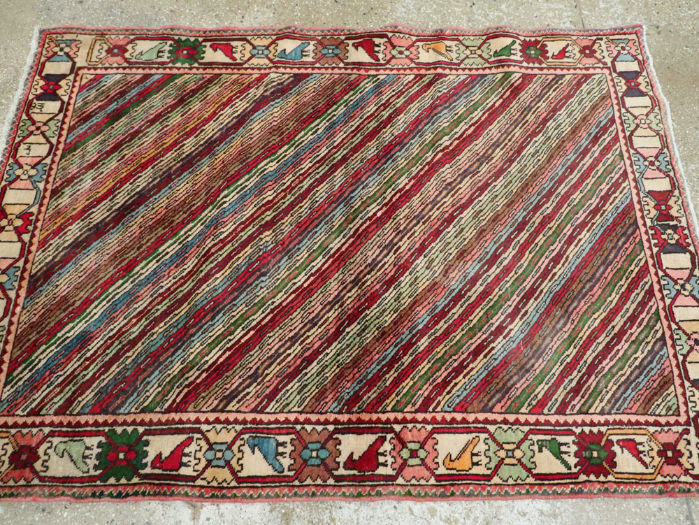 Vintage Persian Shiraz Rug, No.25379 - Galerie Shabab