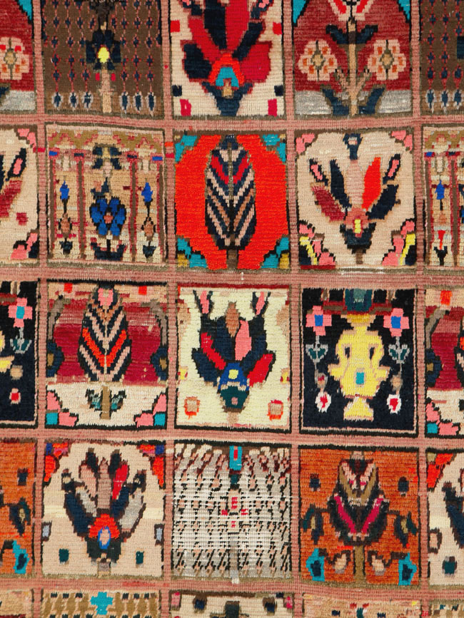 Vintage Persian Bakhtiari Rug, No.25383 - Galerie Shabab