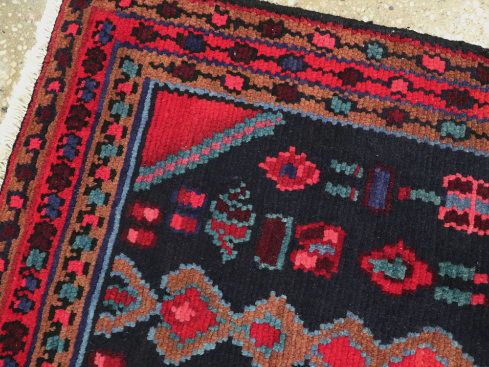 Vintage Persian Hamadan Runner, No.25404 - Galerie Shabab