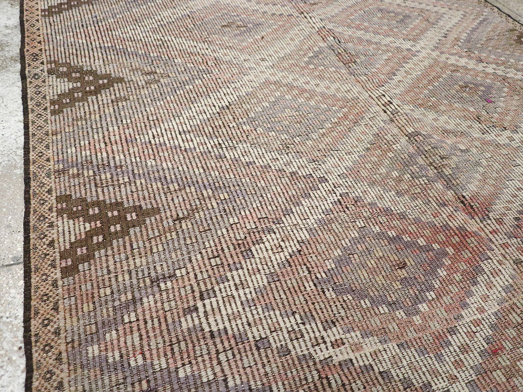 Vintage Turkish Kilim, No.25411 - Galerie Shabab
