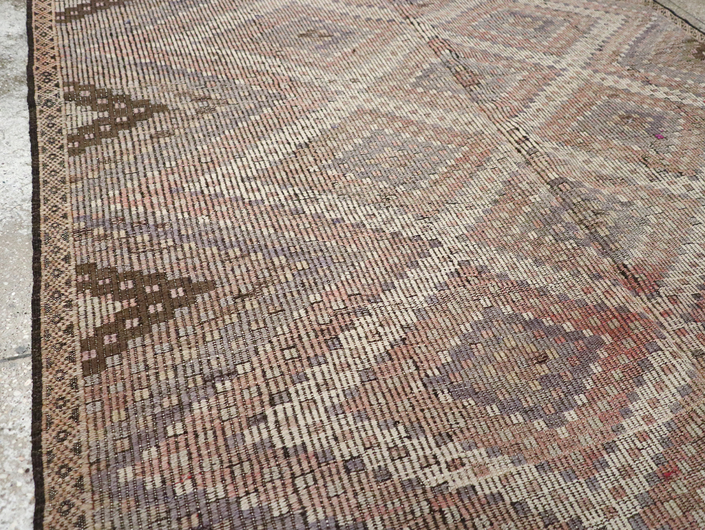 Vintage Turkish Kilim, No.25411 - Galerie Shabab