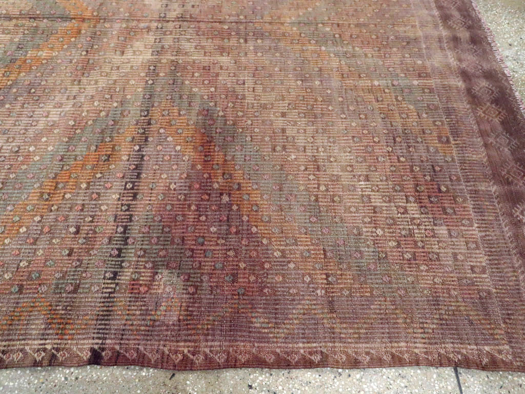 Vintage Turkish Flatweave Kilim Accent Rug, No.25423 - Galerie Shabab
