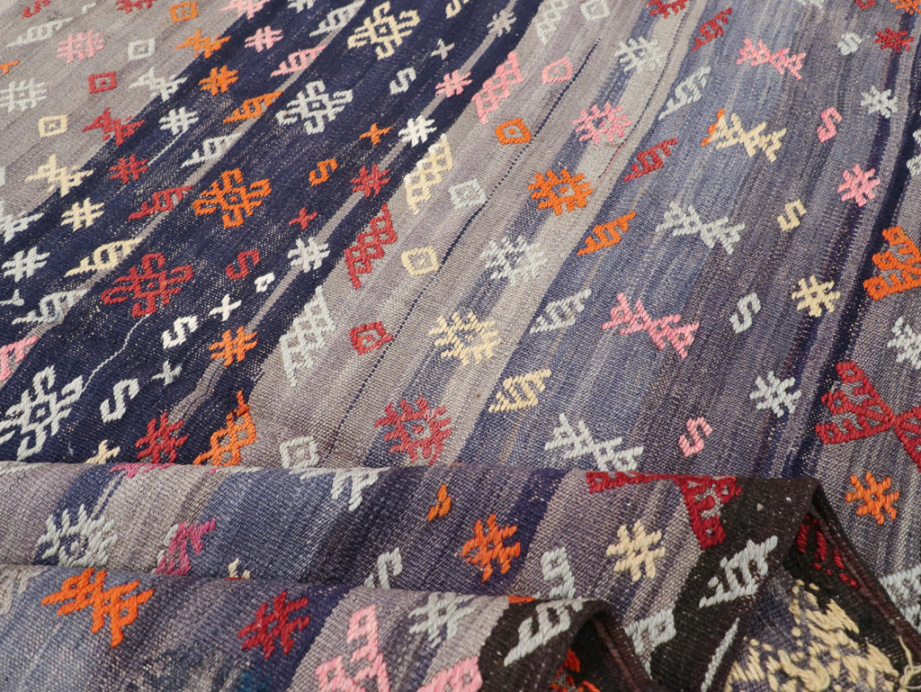 Vintage Turkish Kilim, No.25437 - Galerie Shabab