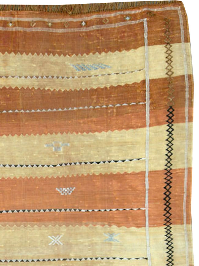 Vintage Moroccan Flatweave Kilim Accent Rug, No.25445 - Galerie Shabab