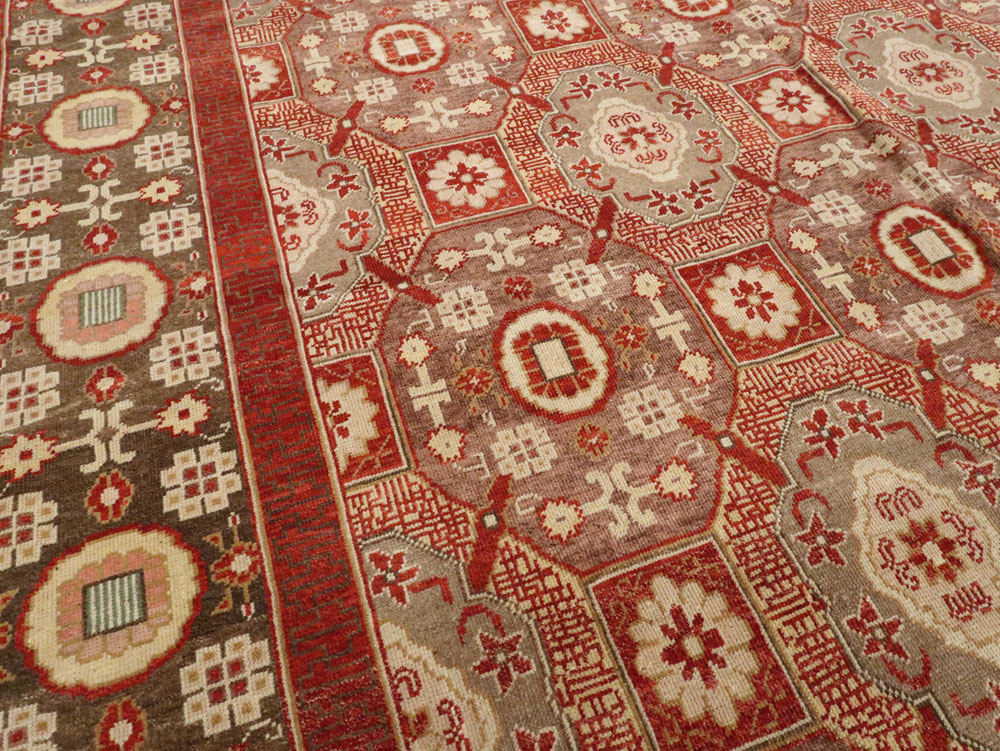 Contemporary Large Egyptian Carpet in the Khotan Style, No.25452 - Galerie Shabab