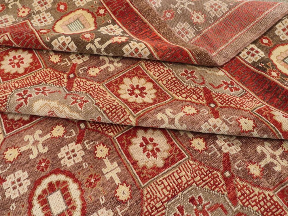 Contemporary Large Egyptian Carpet in the Khotan Style, No.25452 - Galerie Shabab