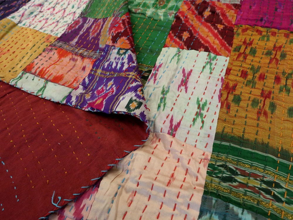 Vintage Persian Textile, No.25462 - Galerie Shabab