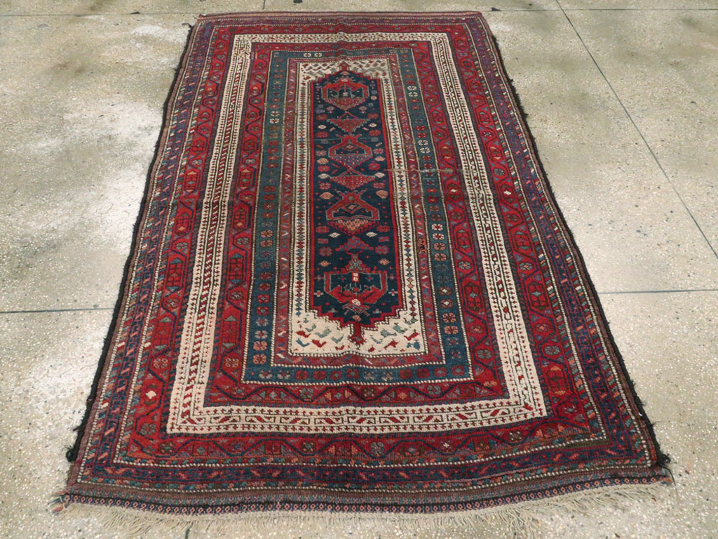 Antique Persian Kurdish Rug, No.25472 - Galerie Shabab