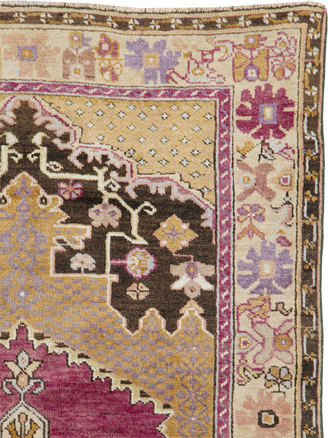Vintage Turkish Anatolian Rug, No.25474 - Galerie Shabab