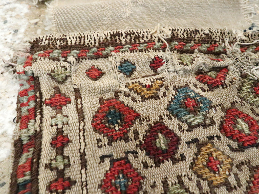 Antique Central Asian Soumak Saddlebag, No.25480 - Galerie Shabab