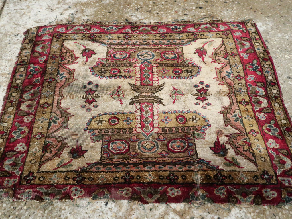 Antique Persian Kashan Silk Rug, No.25482 - Galerie Shabab