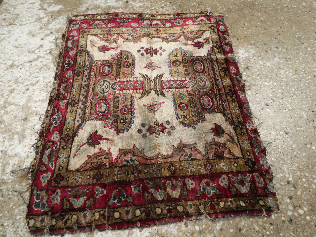 Antique Persian Kashan Silk Rug, No.25482 - Galerie Shabab