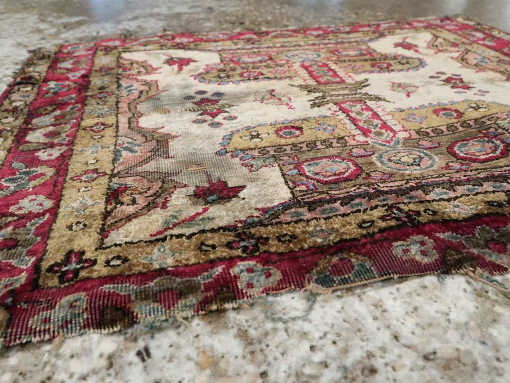 Antique Persian Kashan Silk Rug, No.25482 - Galerie Shabab