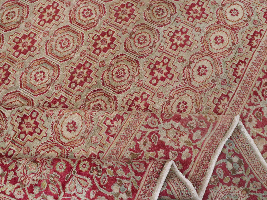 Antique Persian Mashad Accent Carpet, No.25484 - Galerie Shabab