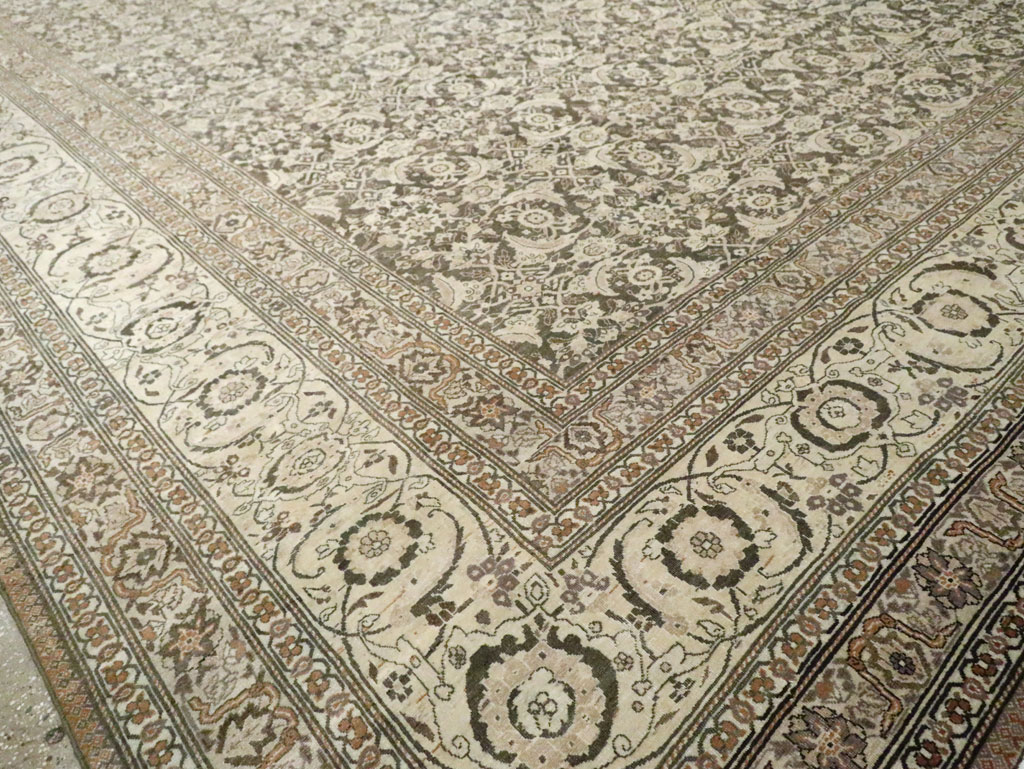 Antique Persian Tabriz Carpet, No.25490 - Galerie Shabab
