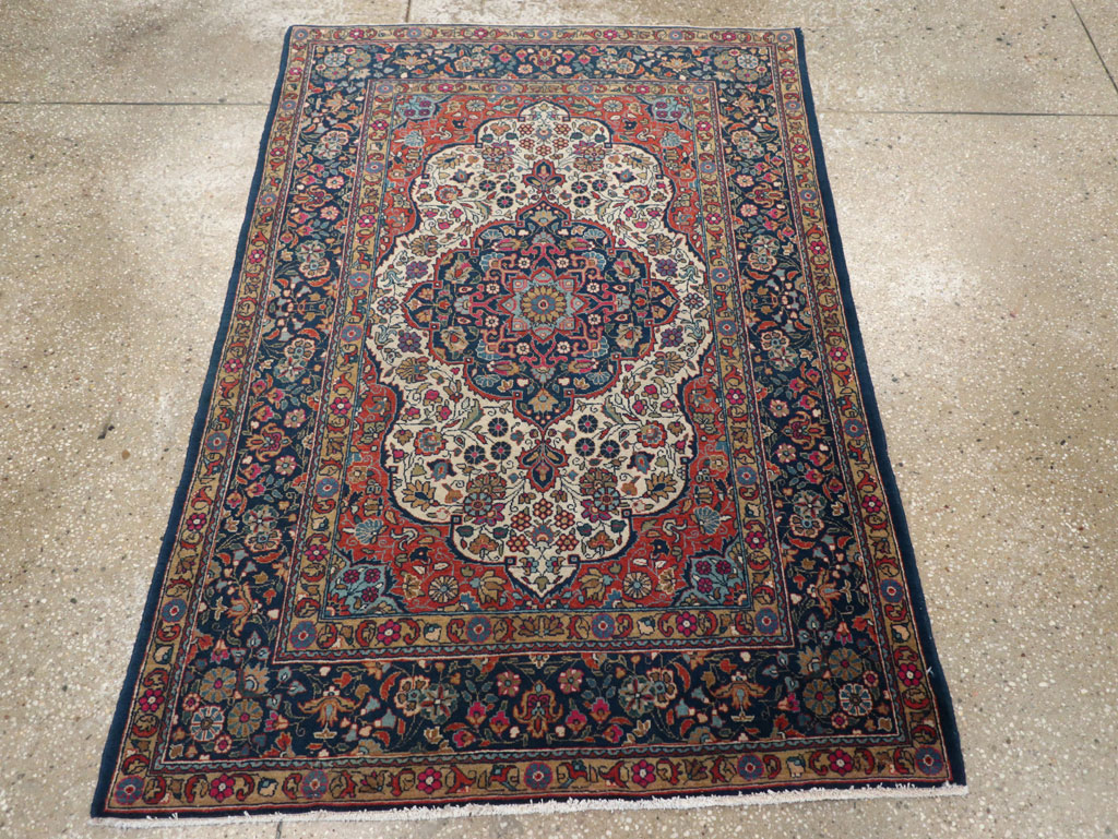 Antique Persian Kashan Rug, No.25501 - Galerie Shabab