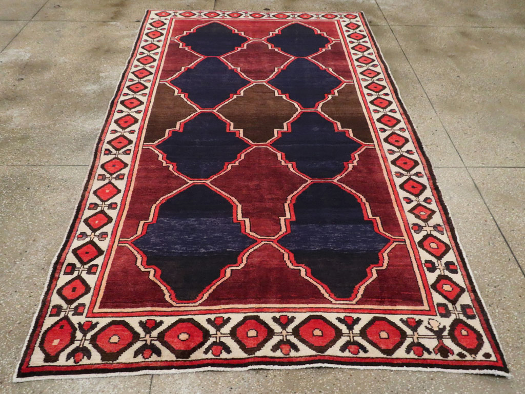 Vintage Persian Bakhtiari Carpet, No.25532 - Galerie Shabab