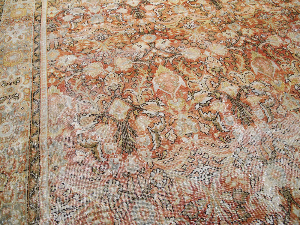 Antique Persian Mahal Distressed Carpet, No.25537 - Galerie Shabab