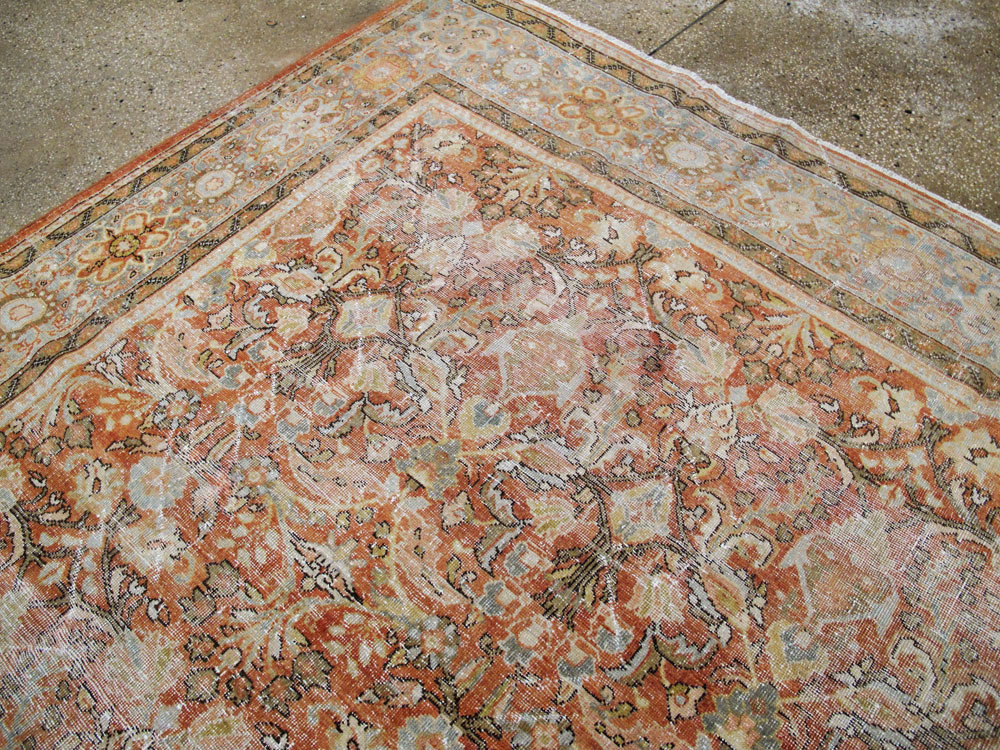 Antique Persian Mahal Distressed Carpet, No.25537 - Galerie Shabab