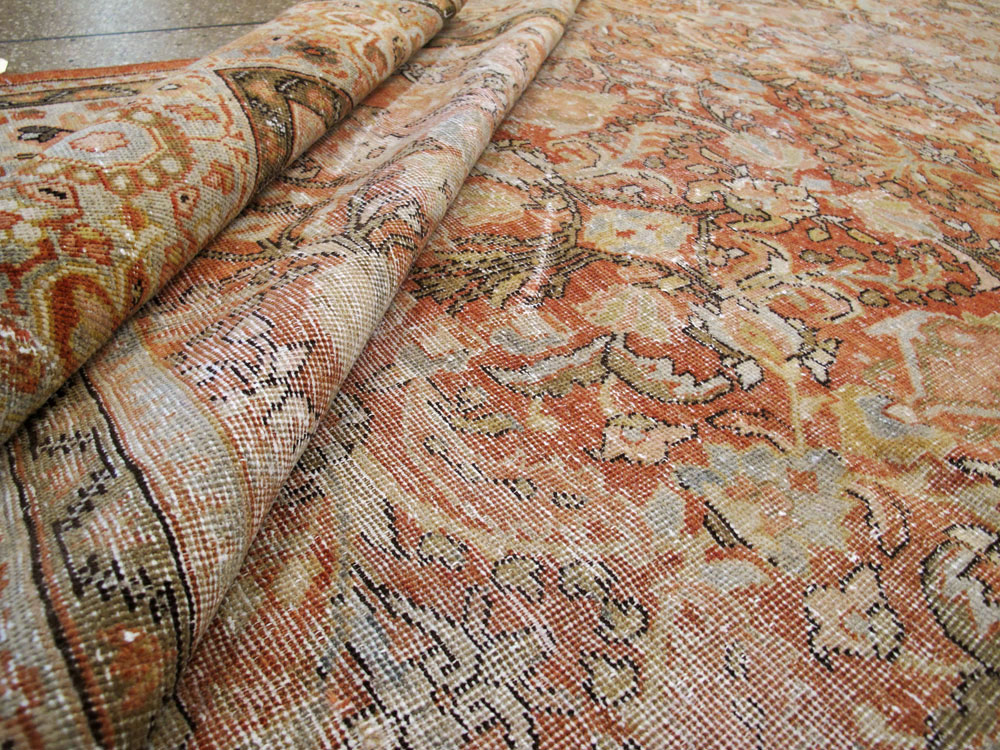 Antique Persian Mahal Distressed Carpet, No.25537 - Galerie Shabab