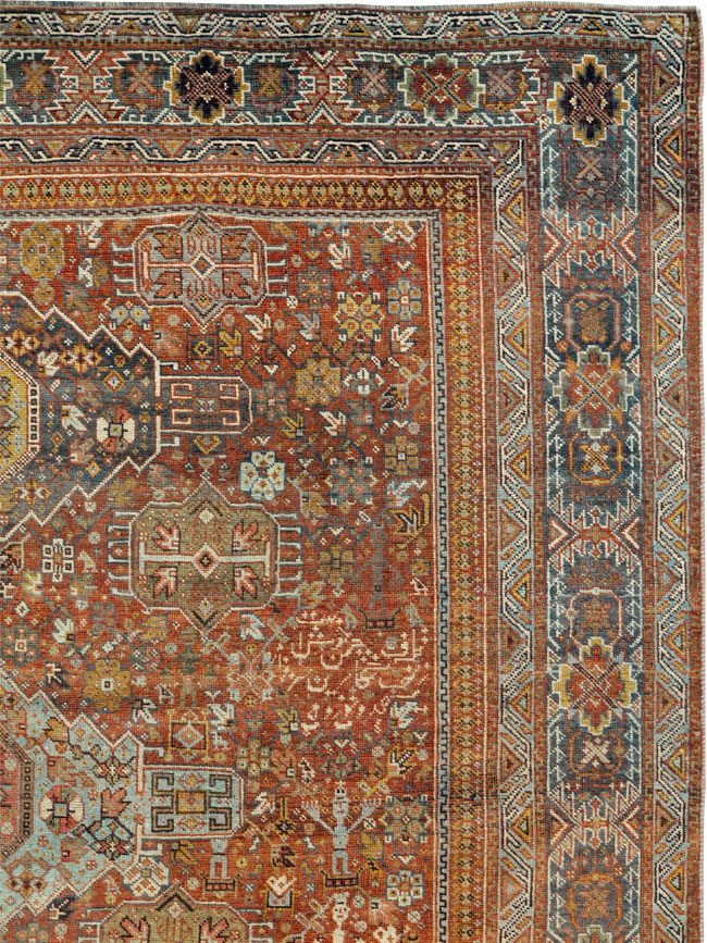 Antique Persian Shiraz Carpet, No.25547 - Galerie Shabab