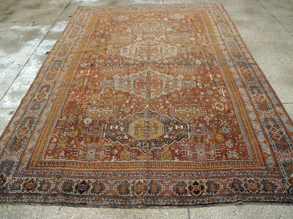 Antique Persian Shiraz Carpet, No.25547 - Galerie Shabab
