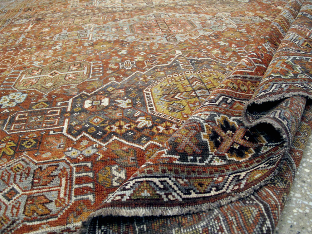 Antique Persian Shiraz Carpet, No.25547 - Galerie Shabab