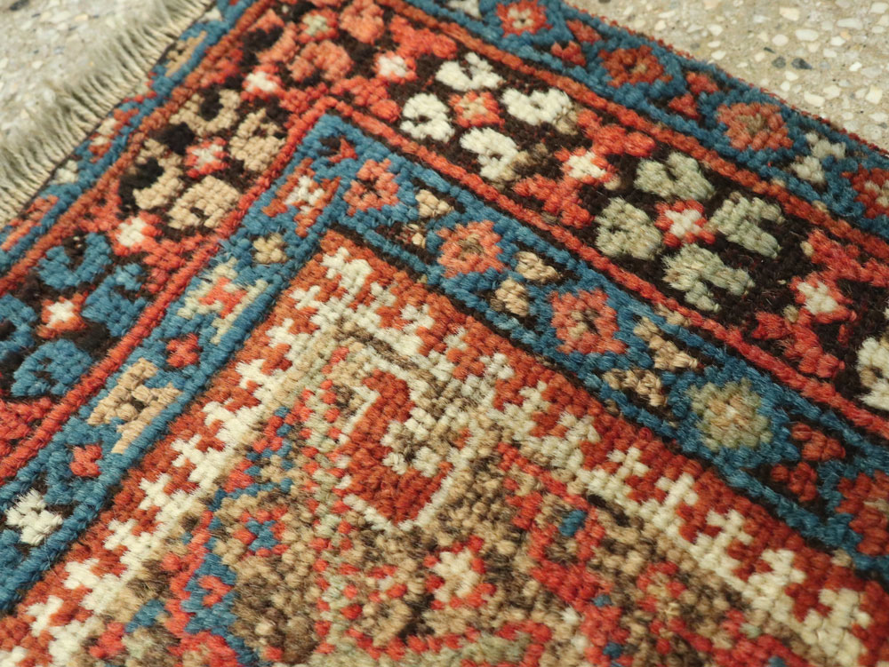 Antique Persian Qashqai Square Tribal Throw Rug, No.25568 - Galerie Shabab