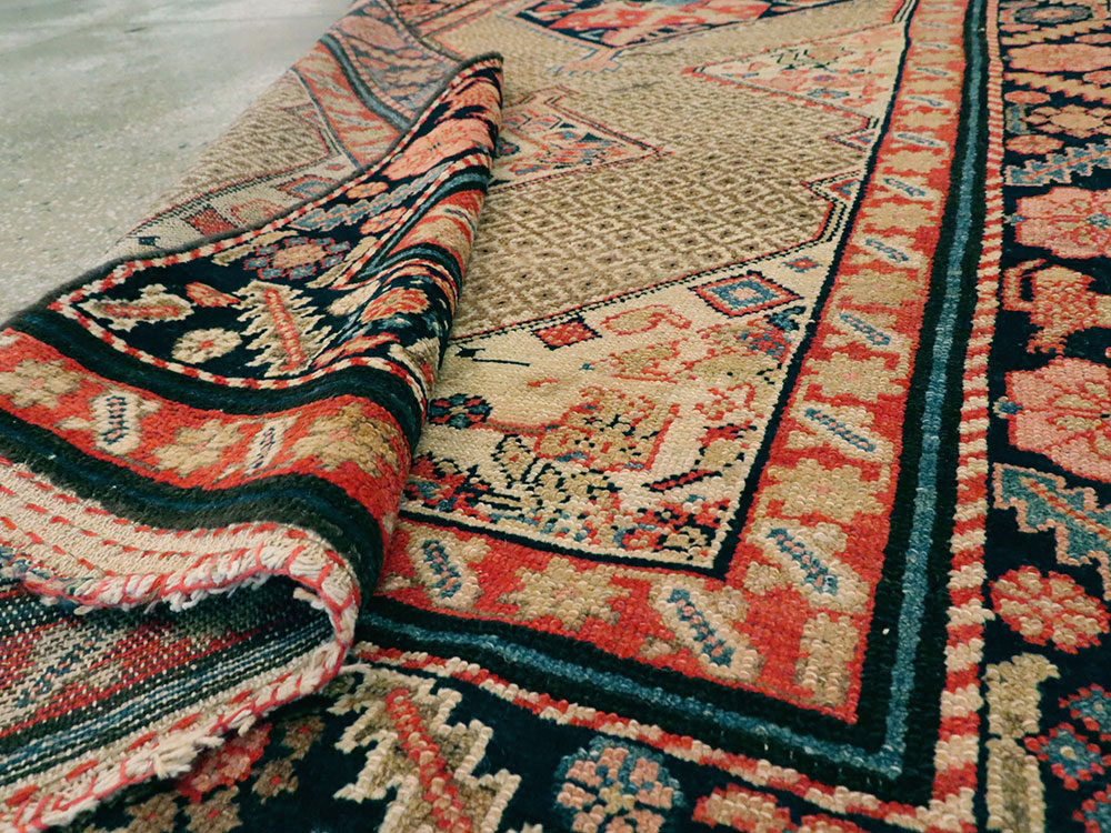 Antique Persian Hamadan Pictorial Rug, No.25572 - Galerie Shabab