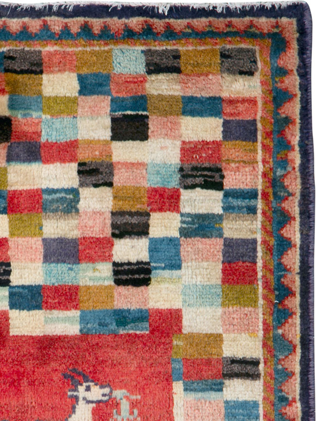 Vintage Pictorial Mahal Rug, No.25595 - Galerie Shabab