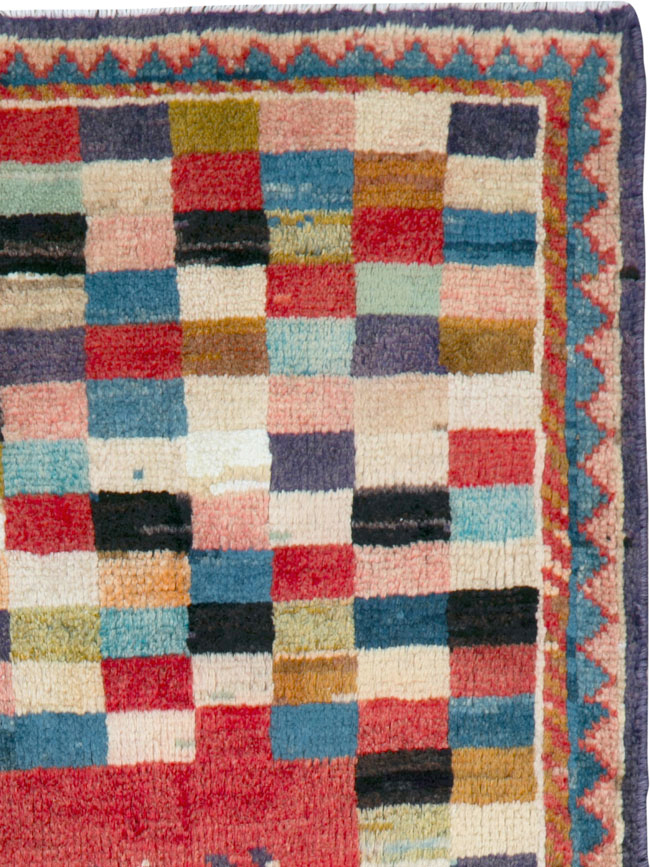 Vintage Pictorial Mahal Rug, No.25595 - Galerie Shabab
