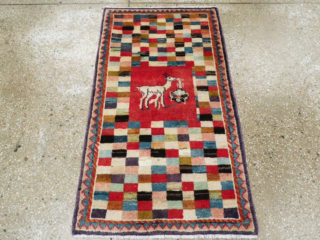 Vintage Pictorial Mahal Rug, No.25595 - Galerie Shabab