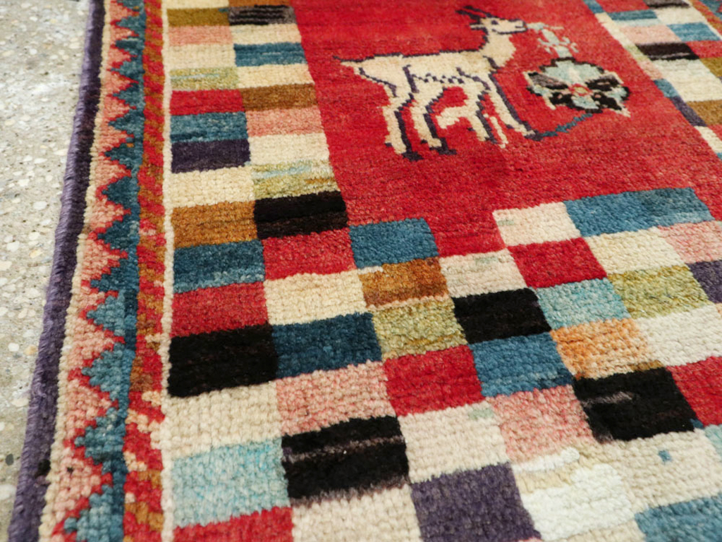 Vintage Pictorial Mahal Rug, No.25595 - Galerie Shabab