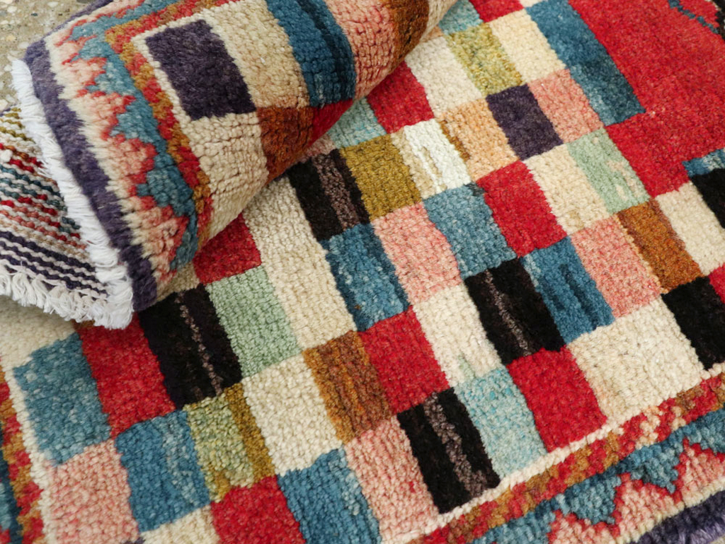 Vintage Pictorial Mahal Rug, No.25595 - Galerie Shabab