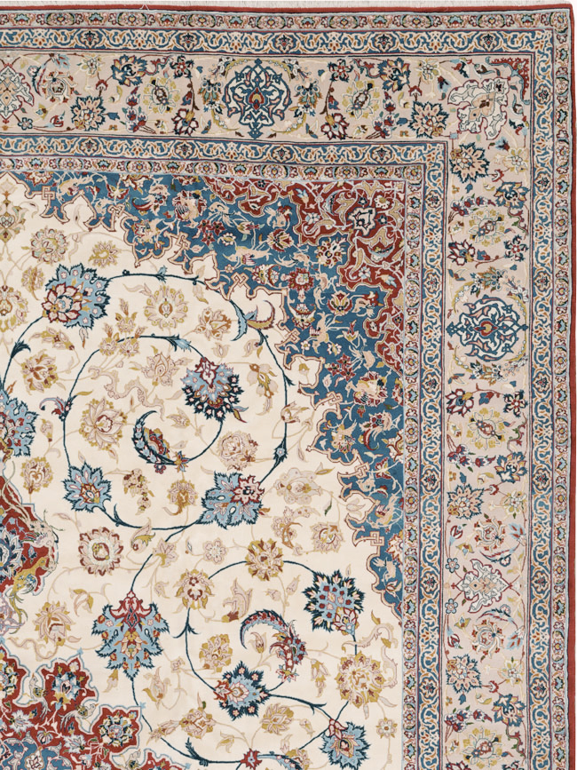 Vintage Persian Isfahan Carpet, No.25596 - Galerie Shabab