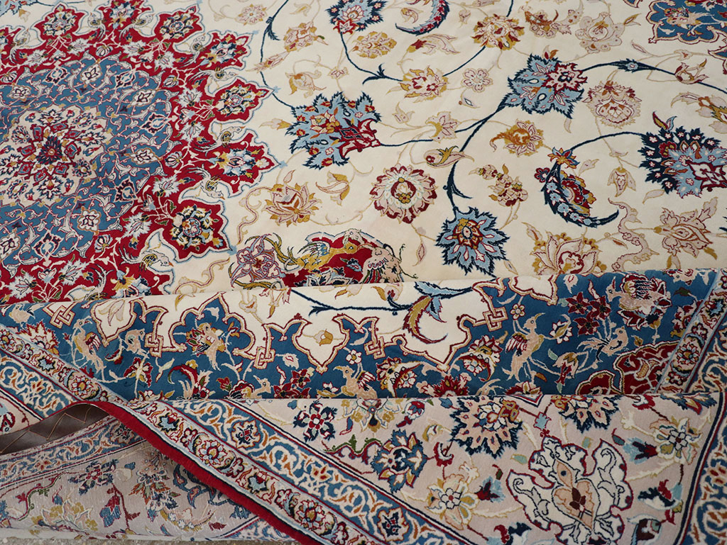 Vintage Persian Isfahan Carpet, No.25596 - Galerie Shabab